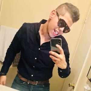 Meet your Posher, Alex